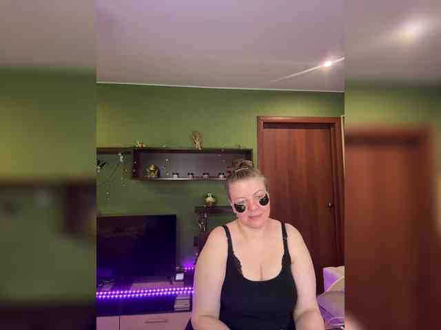 Veronika_Gold webcam