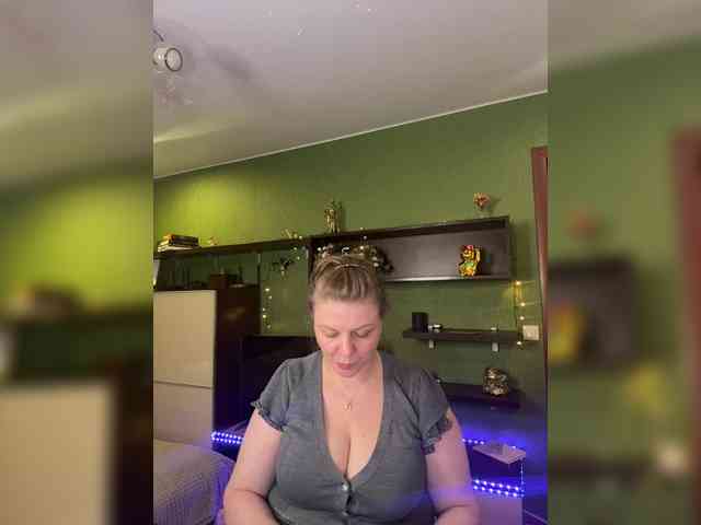 Veronika_Gold webcam