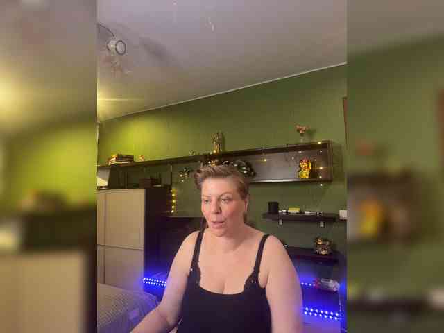 Veronika_Gold webcam