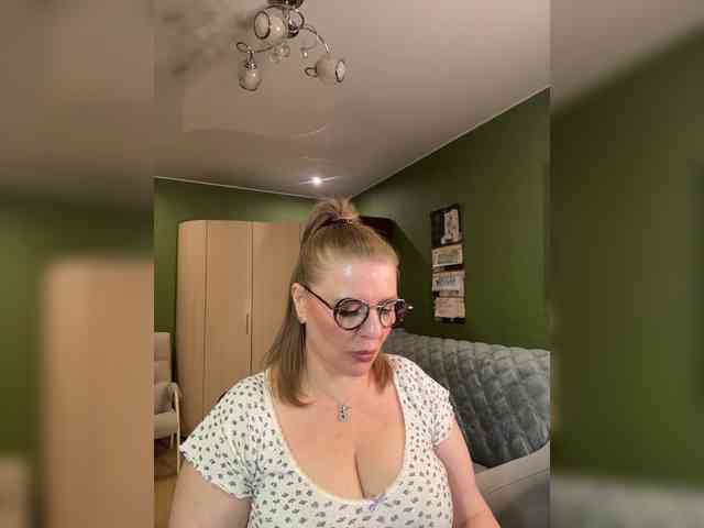 Veronika_Gold webcam