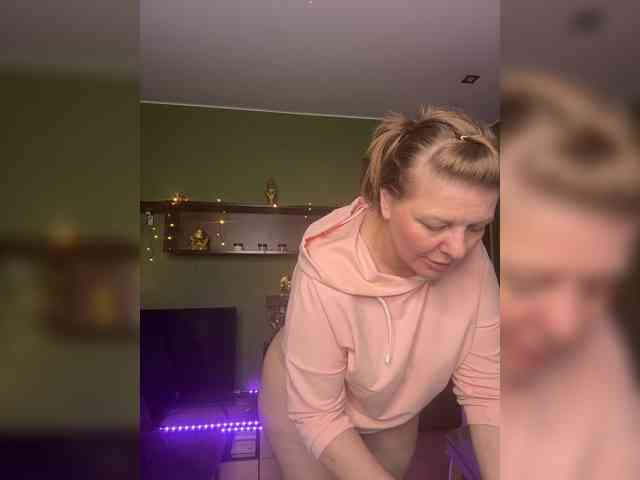 Veronika_Gold webcam