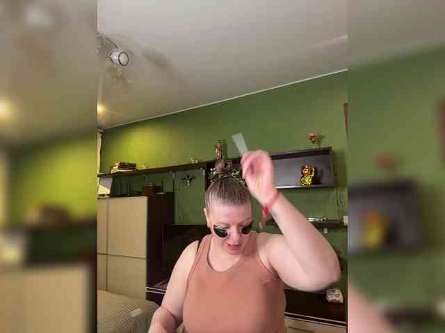 Veronika_Gold webcam