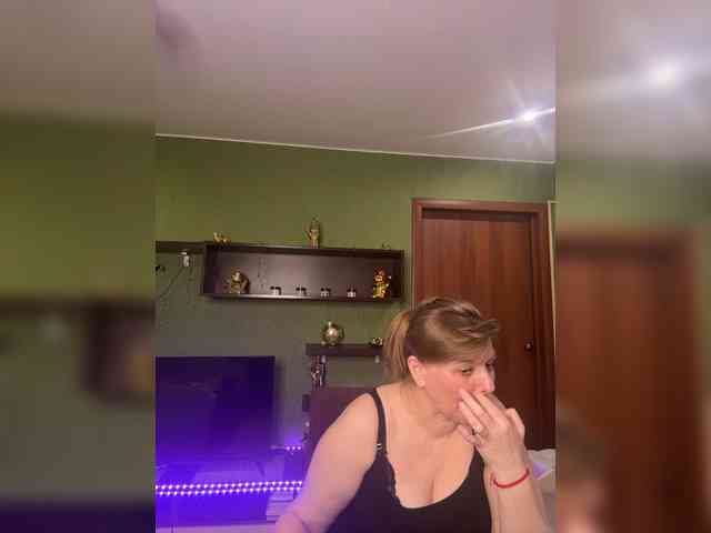 Veronika_Gold webcam