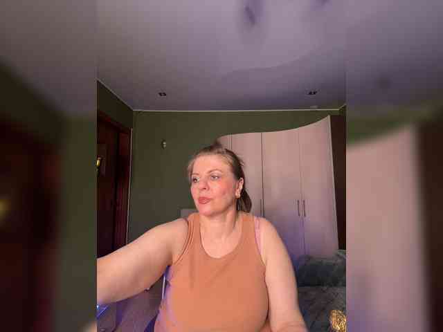 Veronika_Gold webcam