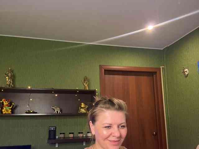 Veronika_Gold webcam