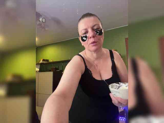 Veronika_Gold webcam