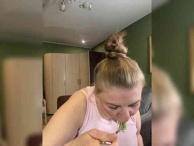Veronika_Gold webcam
