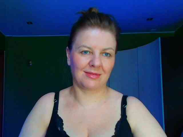 Veronika_Gold webcam