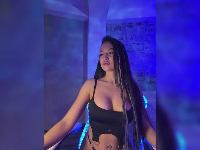 Karamelikaa's BongaCams show and profile