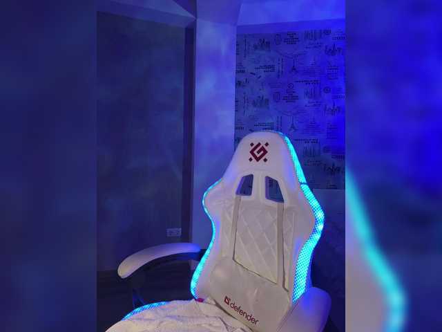 Karamelikaa's BongaCams show and profile