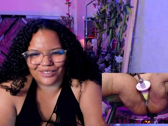 MhiaRey live cam on BongaCams