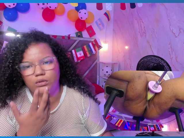 MhiaRey live cam on BongaCams