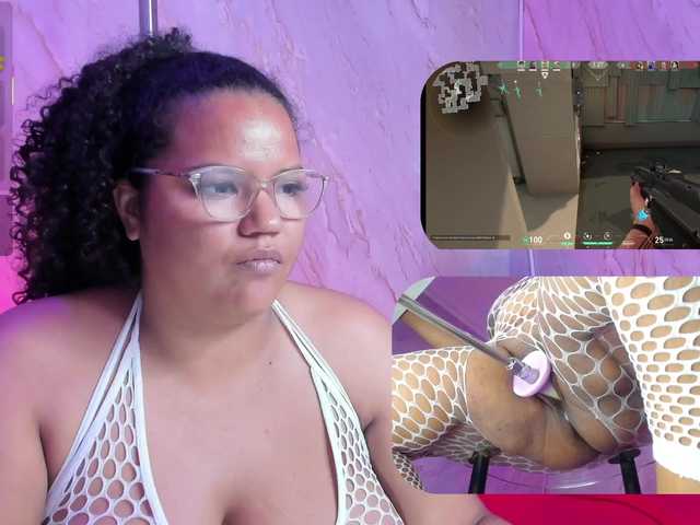 MhiaRey live cam on BongaCams