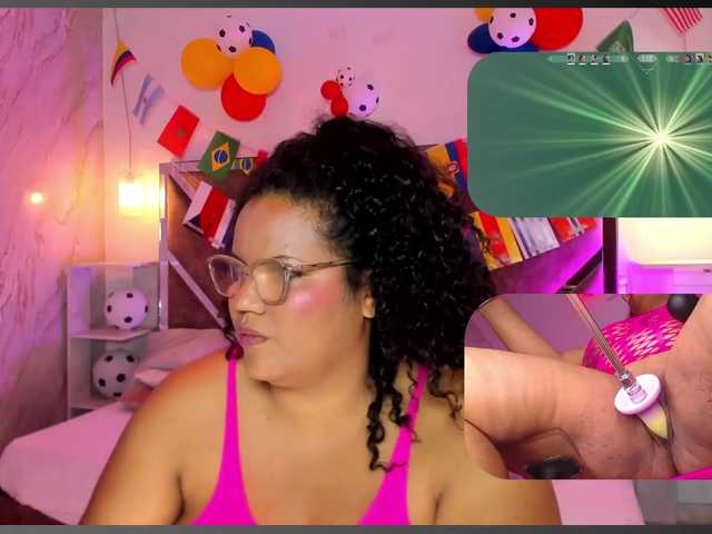 MhiaRey live cam on BongaCams
