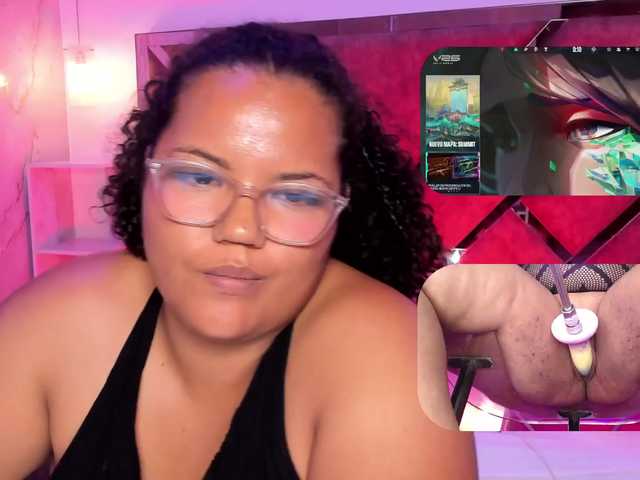 MhiaRey live cam on BongaCams