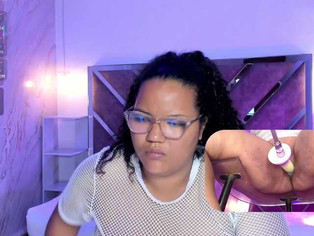 MhiaRey live cam on BongaCams