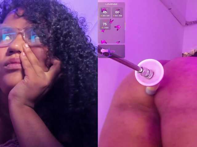 MhiaRey live cam on BongaCams
