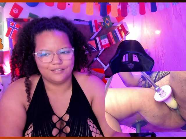 MhiaRey live cam on BongaCams