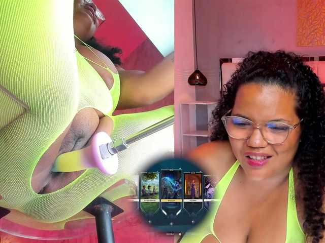 MhiaRey live cam on BongaCams