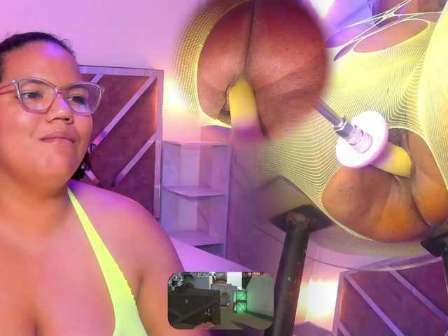 MhiaRey live cam on BongaCams