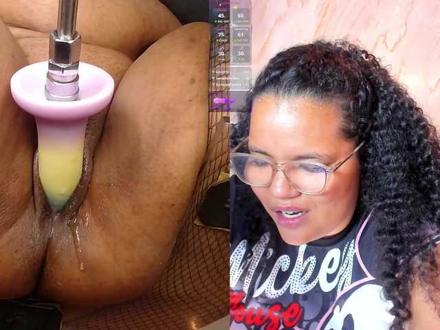 MhiaRey live cam on BongaCams