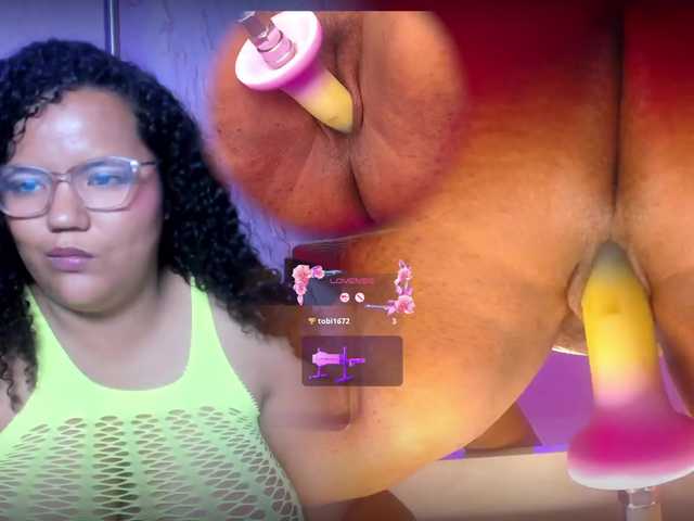 MhiaRey live cam on BongaCams
