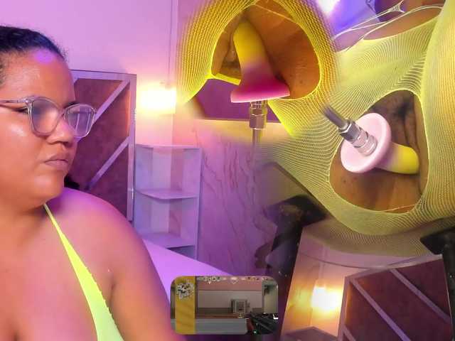 MhiaRey live cam on BongaCams