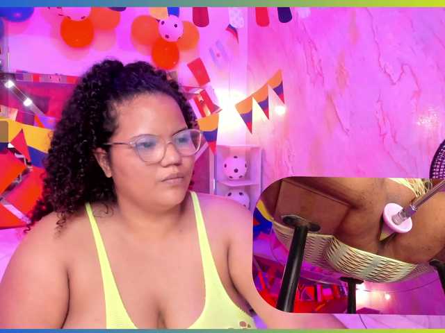 MhiaRey live cam on BongaCams
