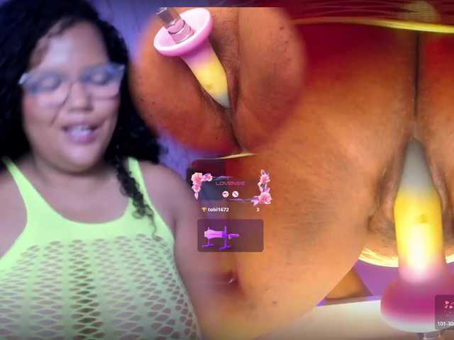MhiaRey live cam on BongaCams