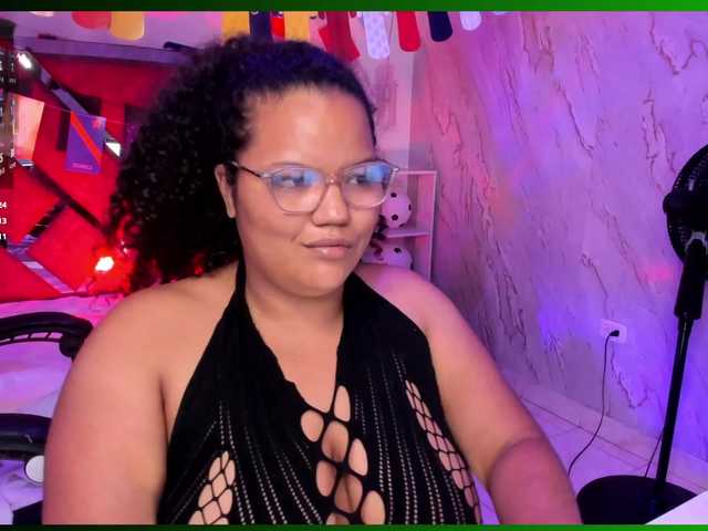 MhiaRey live cam on BongaCams