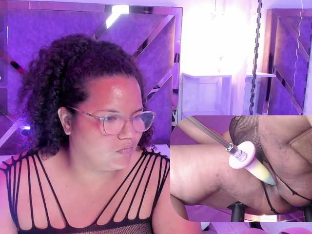 MhiaRey live cam on BongaCams
