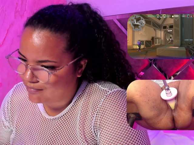 MhiaRey live cam on BongaCams