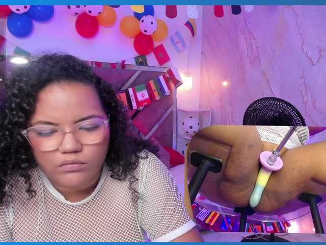 MhiaRey live cam on BongaCams