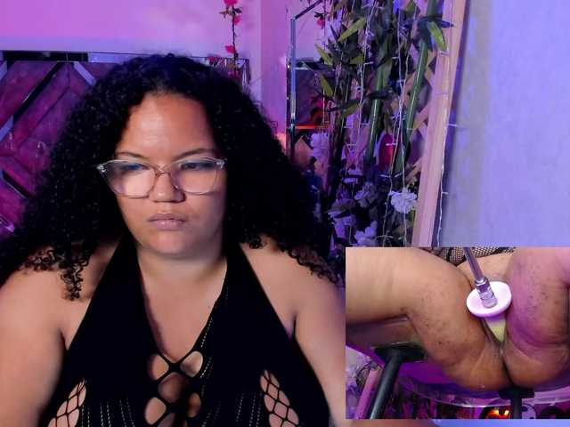MhiaRey live cam on BongaCams