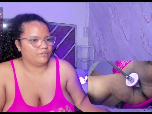 MhiaRey live cam on BongaCams