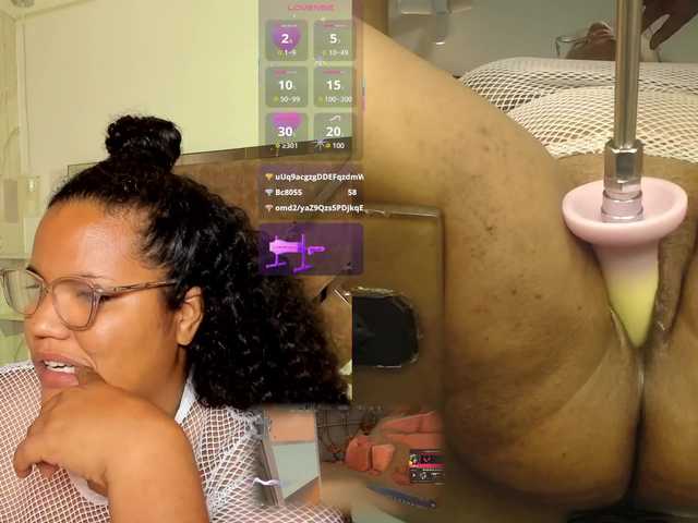 MhiaRey live cam on BongaCams