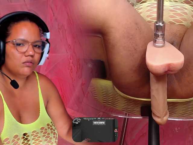 MhiaRey live cam on BongaCams