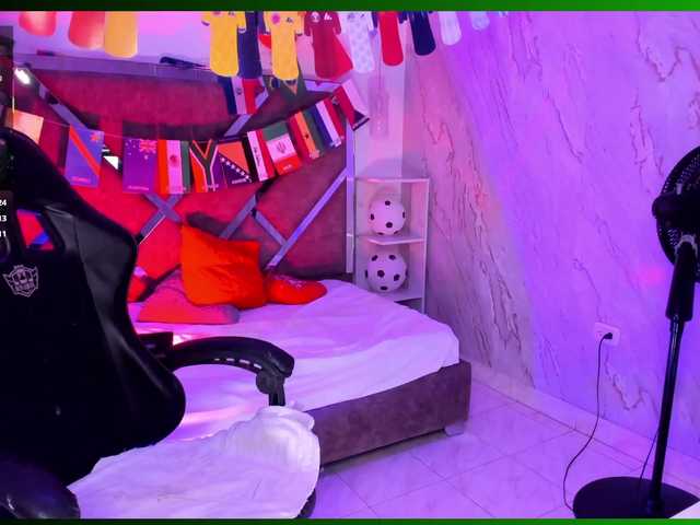 MhiaRey live cam on BongaCams
