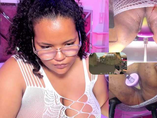 MhiaRey live cam on BongaCams