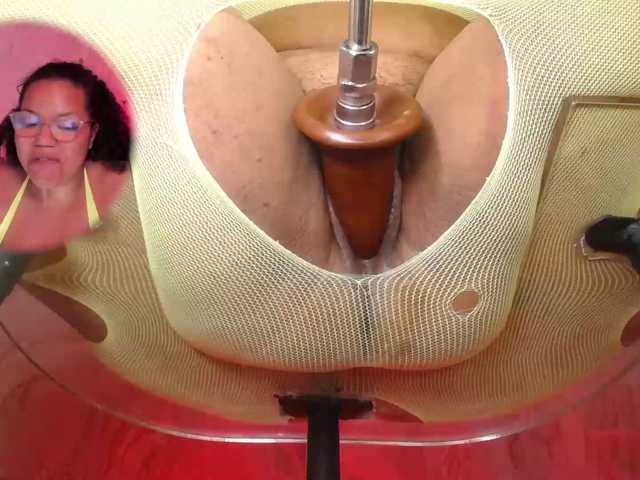 MhiaRey live cam on BongaCams