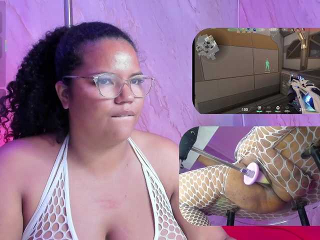 MhiaRey live cam on BongaCams