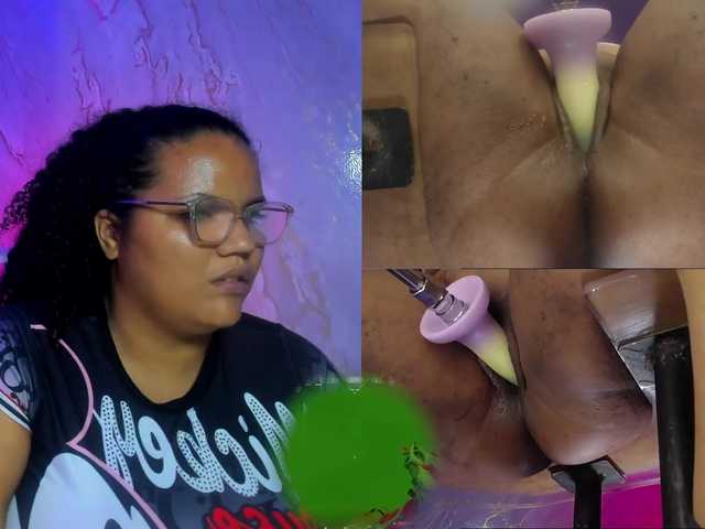 MhiaRey live cam on BongaCams