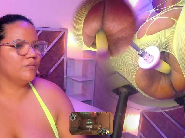 MhiaRey live cam on BongaCams