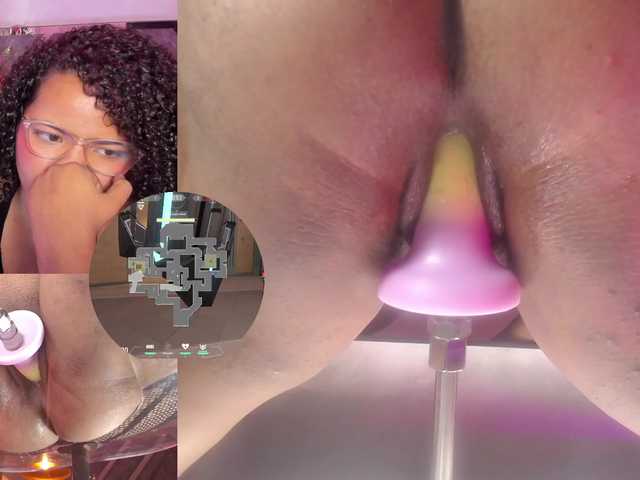 MhiaRey live cam on BongaCams