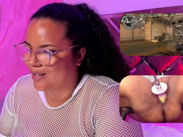 MhiaRey live webcam show