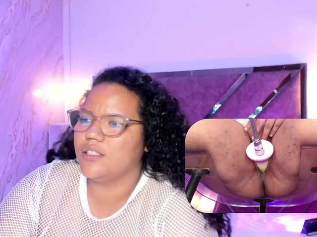 MhiaRey live cam on BongaCams