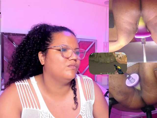 MhiaRey live cam on BongaCams