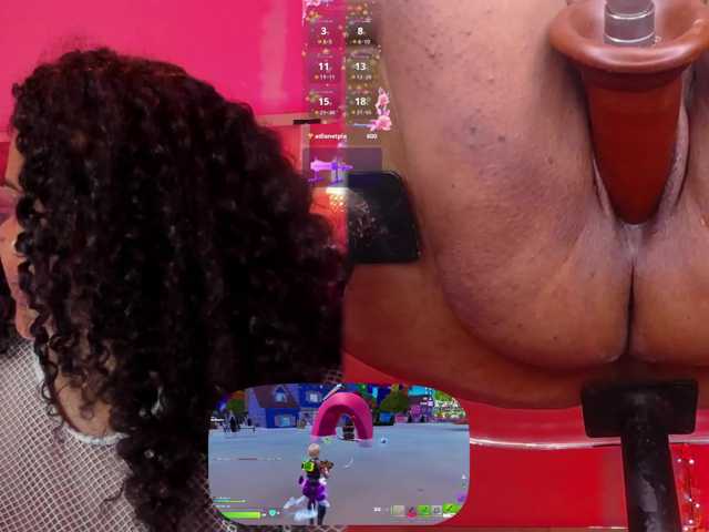 MhiaRey live cam on BongaCams