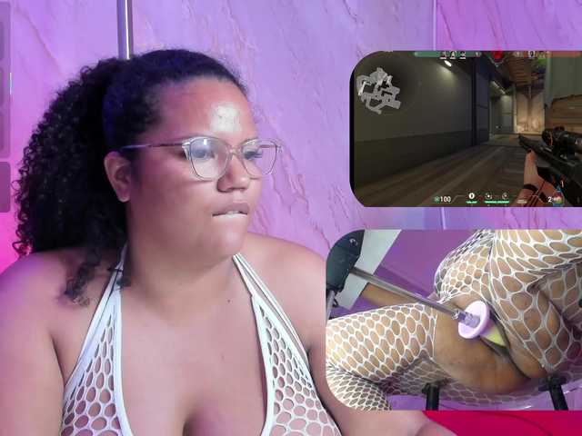 MhiaRey live cam on BongaCams