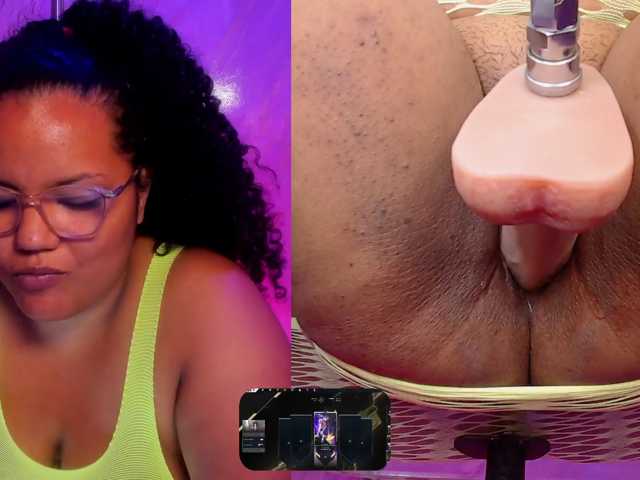 MhiaRey live cam on BongaCams